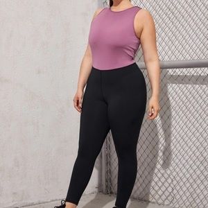 Plus..Criss cross Yoga set